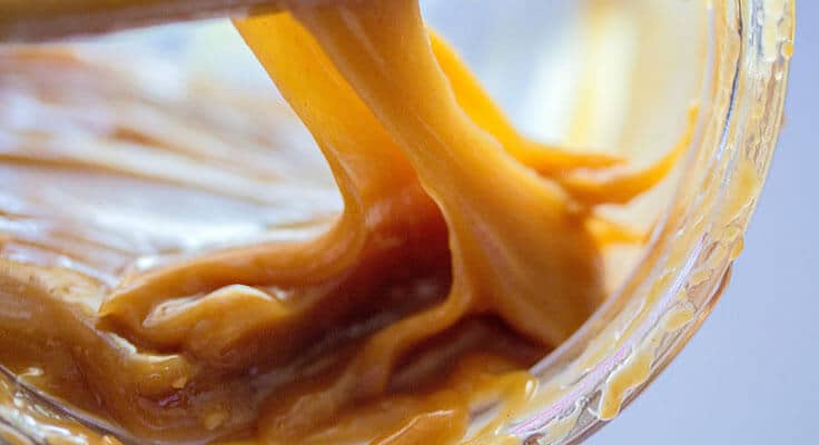 Close-up of creamy caramel sauce.